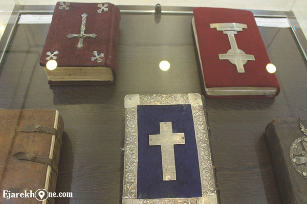 نمایشگاه کتاب موزه کلیسای مریم مقدس: